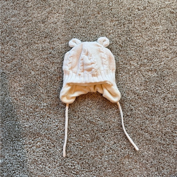 Warm winter hat Cream cable Knit Bear Ear Hat with Ear Flaps H&M Size 6-9 months - Picture 5 of 7
